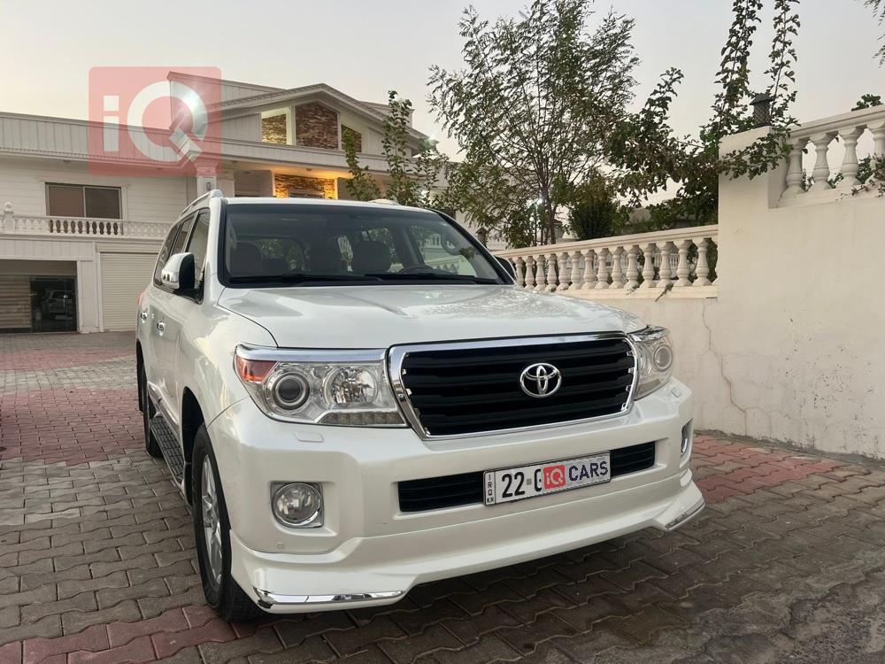 تۆیۆتا لاند کروزەر